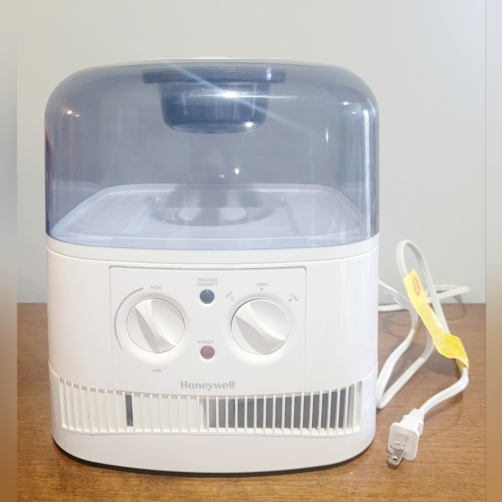 NWOT Honeywell HCM525 2.5 Gallon Cool Mist HumidifierAntimicrobial Filter